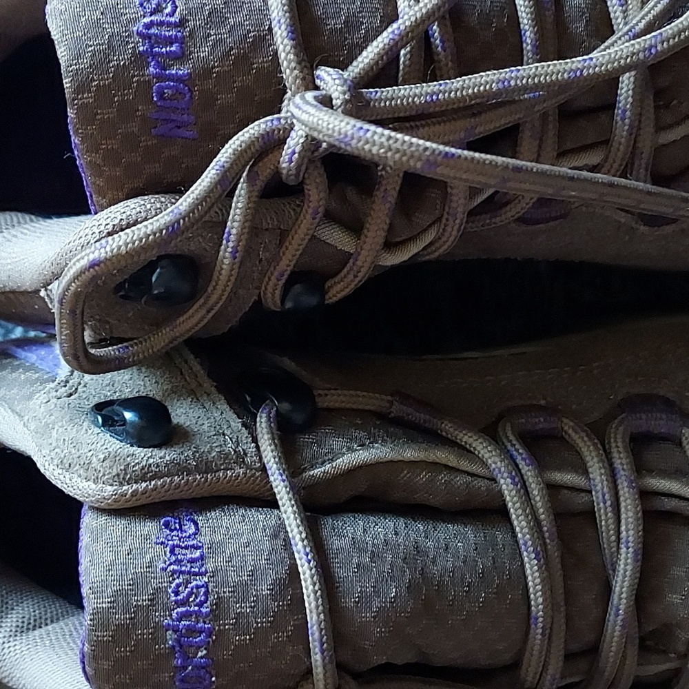 Women's Northside Waterproof  Hiking Shoes 9.5 - Picture 2 of 7